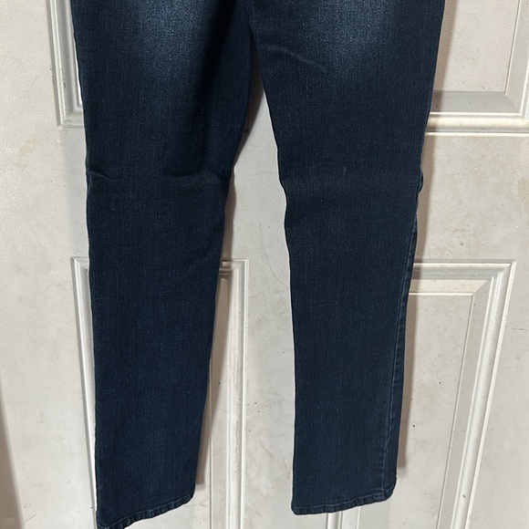 Bella Vida Maternity - Picture 8 of 13